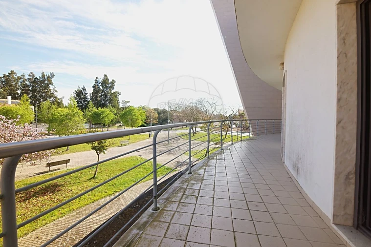 Apartamento T4 para Venda em Pinhal Novo Foto 31