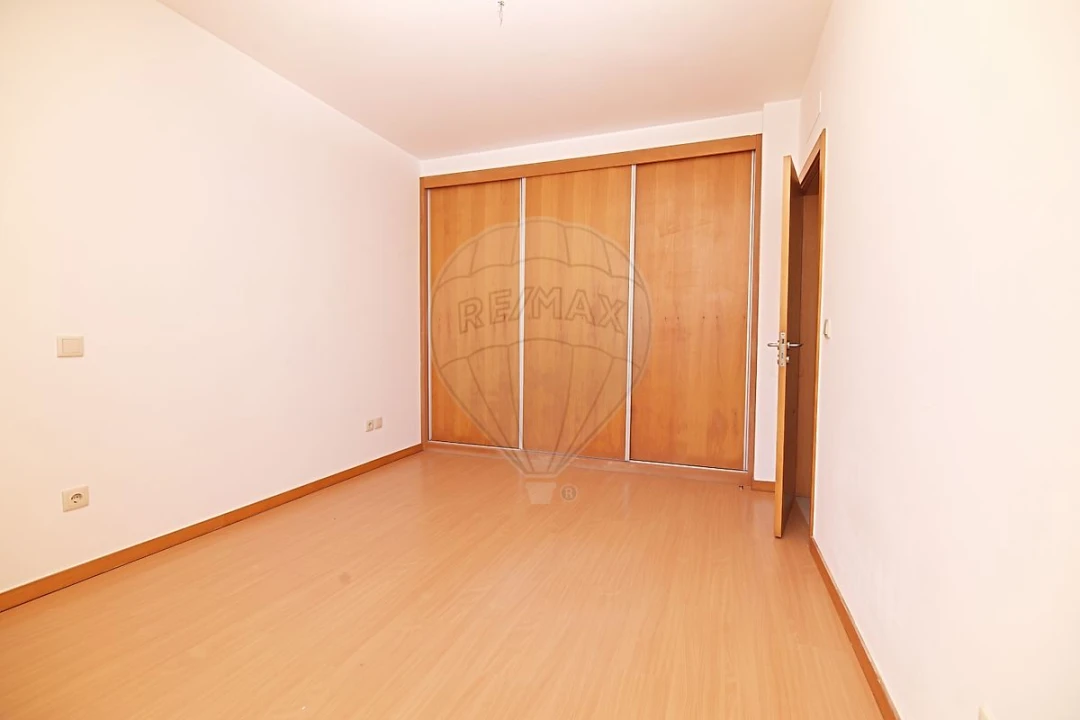 Apartamento T4 para Venda em Pinhal Novo Foto 21