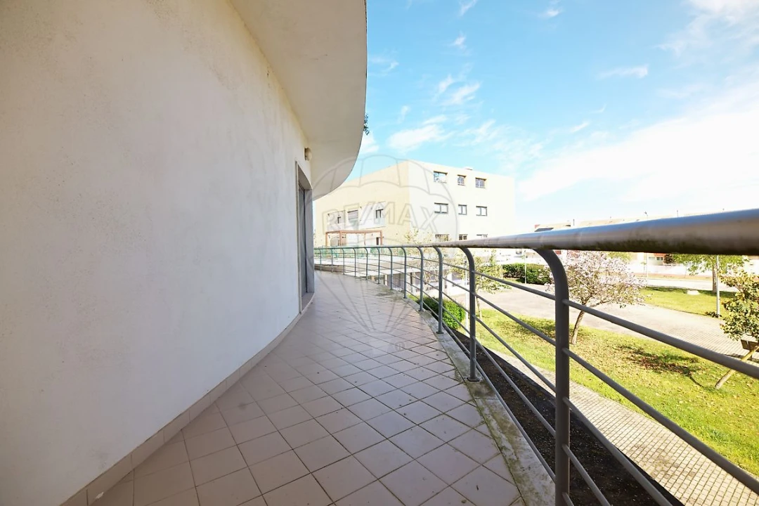 Apartamento T4 para Venda em Pinhal Novo Foto 29