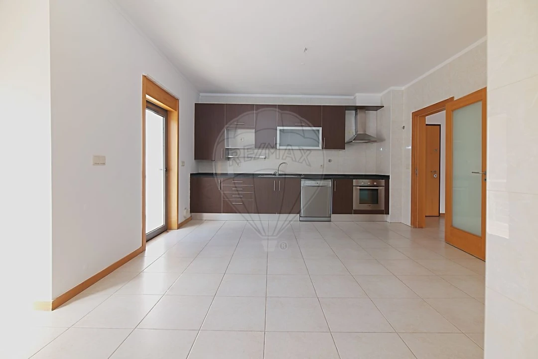 Apartamento T4 para Venda em Pinhal Novo Foto 2