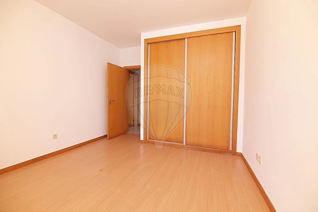 Apartamento T4 para Venda em Pinhal Novo Foto 24