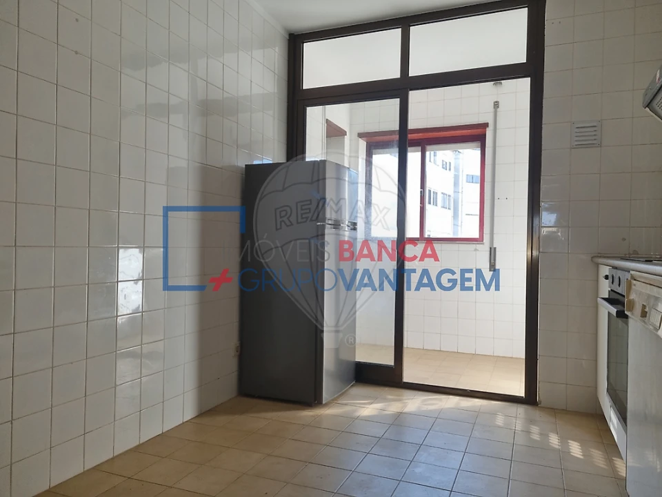 Apartamento T2 para Venda em Rio Tinto Foto 16