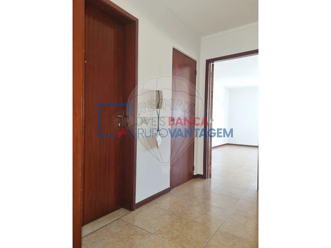 Apartamento T2 para Venda em Rio Tinto Foto 2