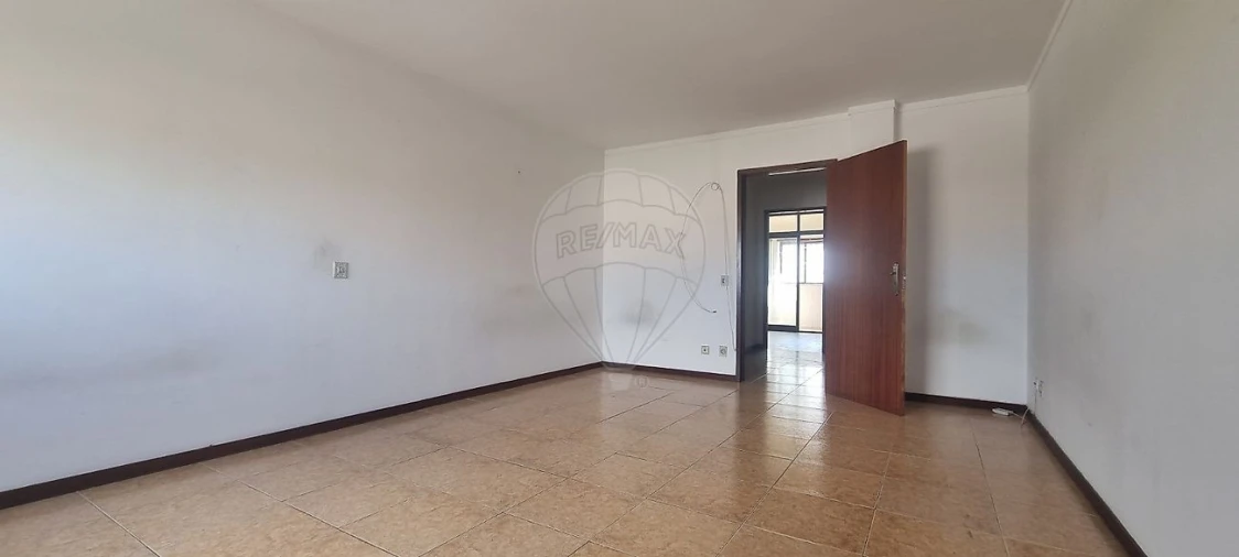 Apartamento T2 para Venda em Rio Tinto Foto 2