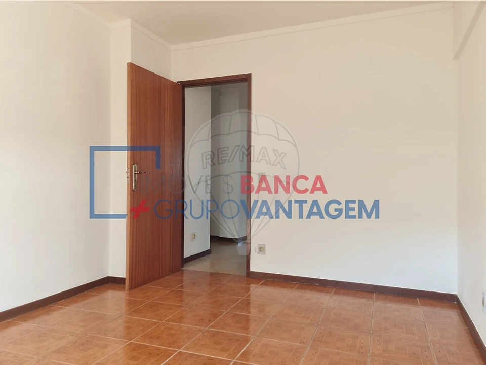 Apartamento T2 para Venda em Rio Tinto Foto 12