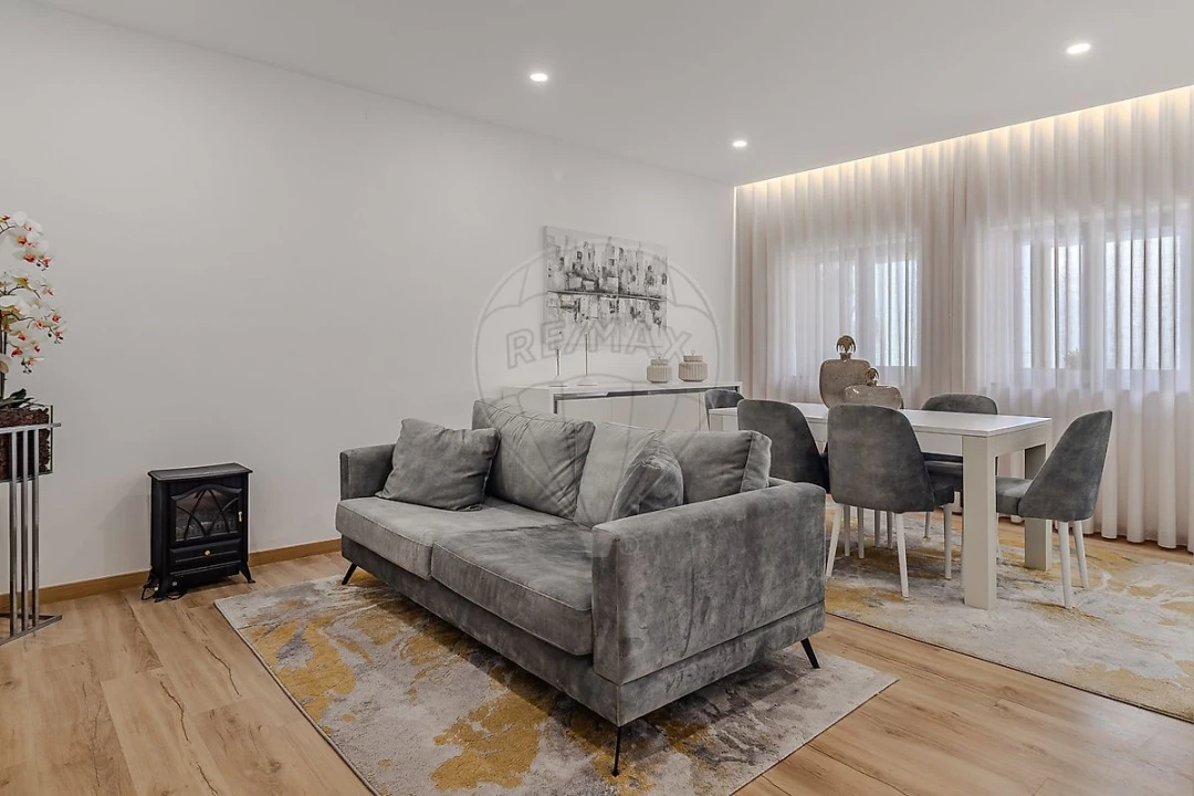 Apartamento T3 para Venda em Campanhã Foto 2