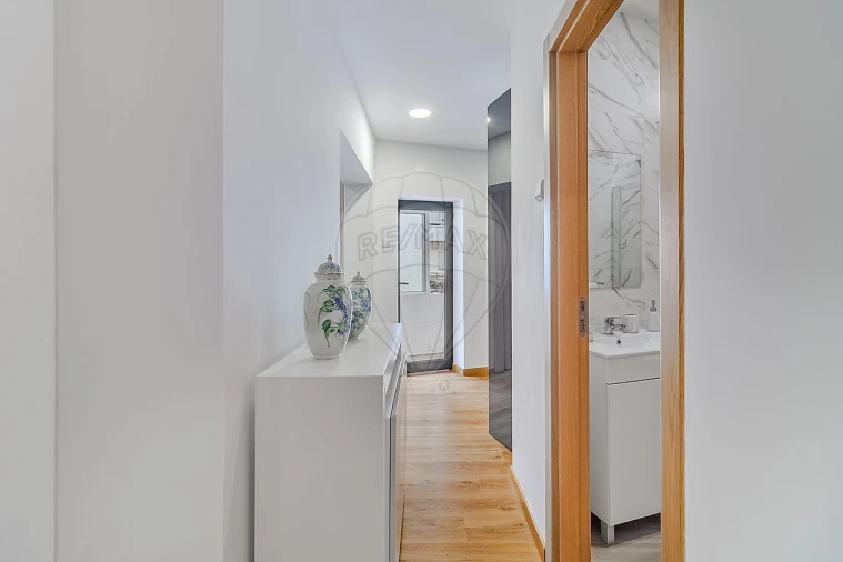 Apartamento T3 para Venda em Campanhã Foto 19