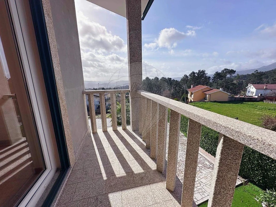 Moradia T4 para Venda em Lordelo Foto 27