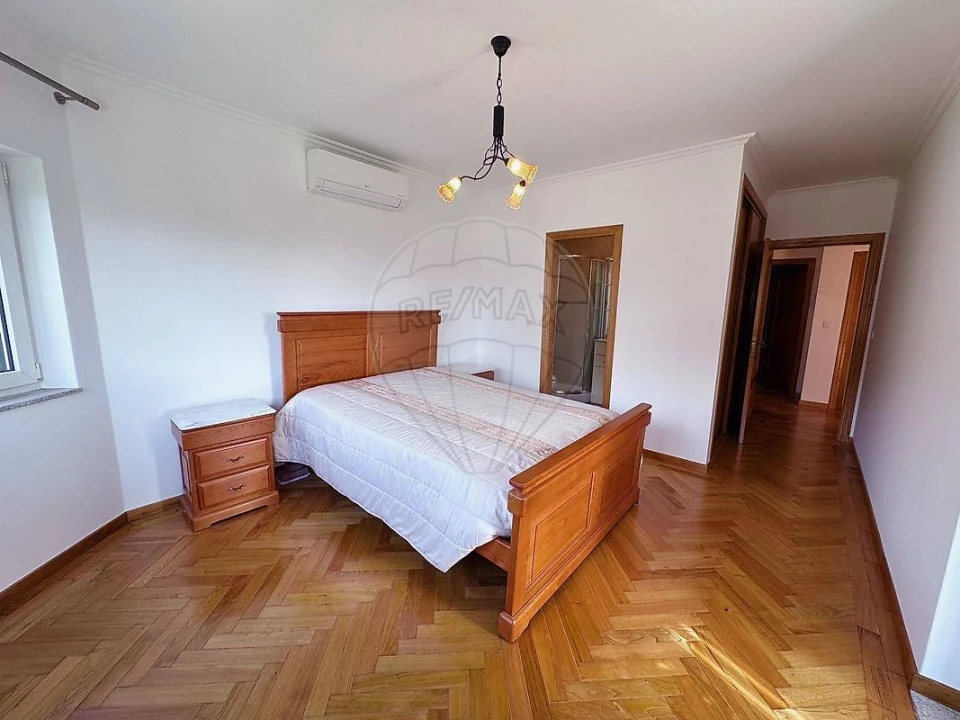 Moradia T4 para Venda em Lordelo Foto 24