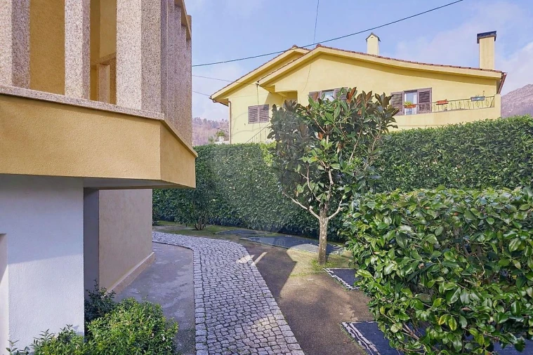 Moradia T4 para Venda em Lordelo