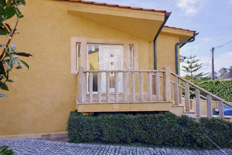 Moradia T4 para Venda em Lordelo Foto 5