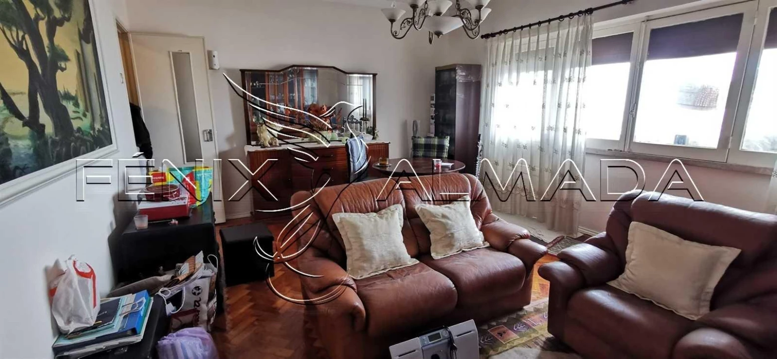 Apartamento T3 para Venda em Almada, Cova da Piedade, Pragal e Cacilhas Foto 2