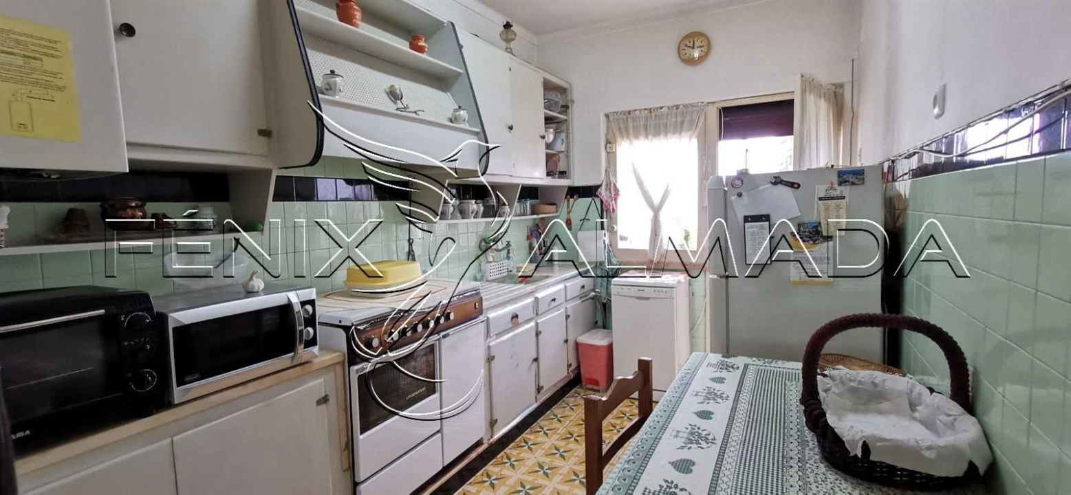 Apartamento T3 para Venda em Almada, Cova da Piedade, Pragal e Cacilhas Foto 7
