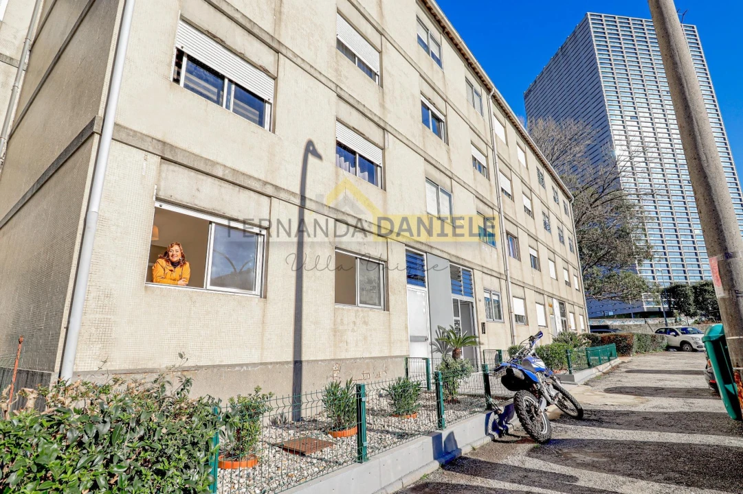 Apartamento T3 para Venda em Lordelo do Ouro e Massarelos Foto 1