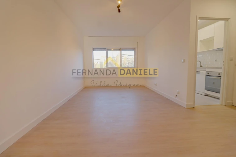 Apartamento T3 para Venda em Lordelo do Ouro e Massarelos Foto 2