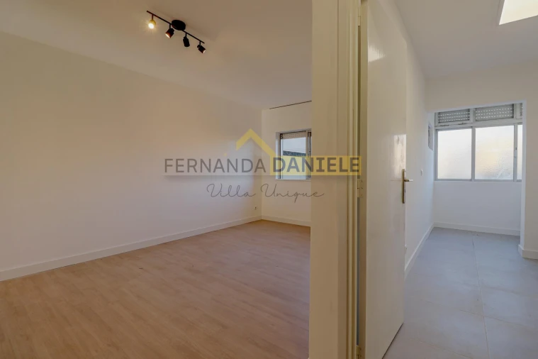 Apartamento T3 para Venda em Lordelo do Ouro e Massarelos Foto 5