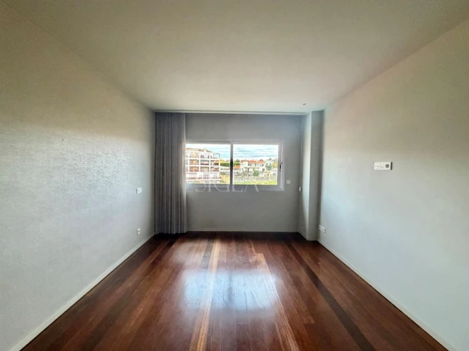 Apartamento T3 para Arrendamento em Canidelo Foto 15