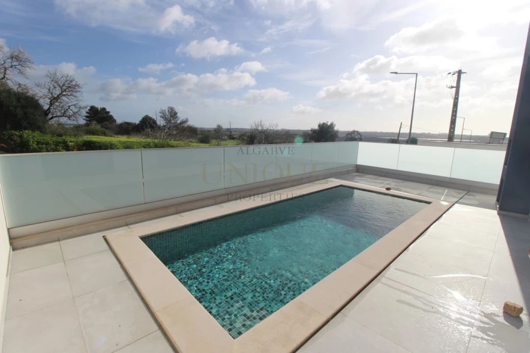 Moradia T4 para Venda em Mexilhoeira Grande Foto 7