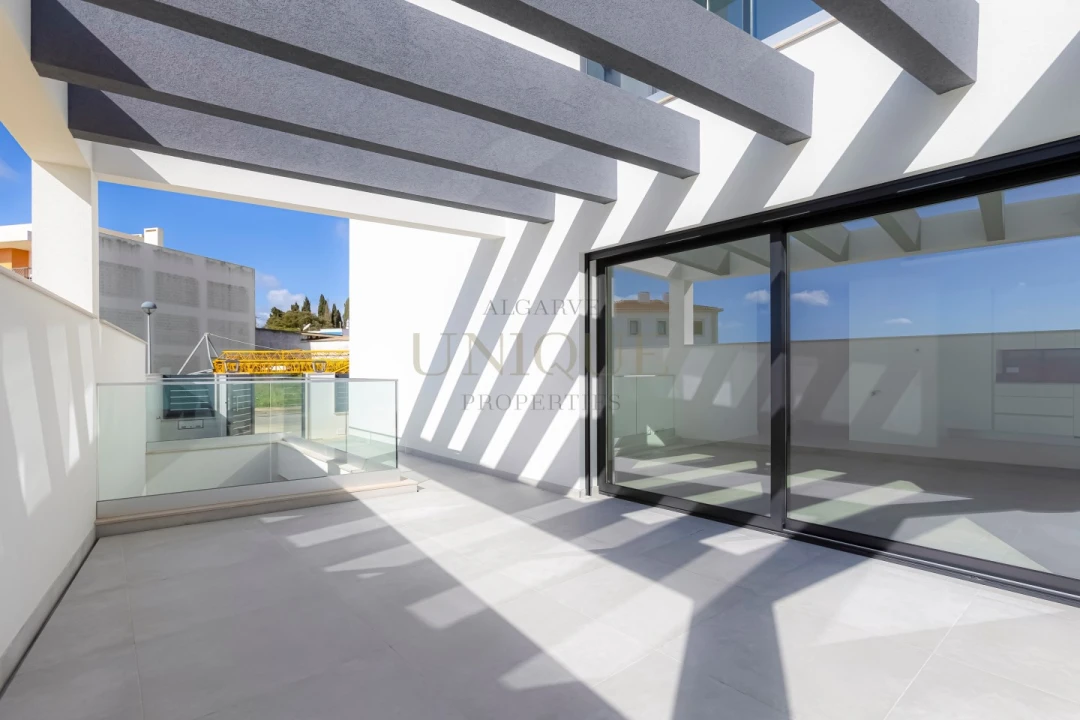 Moradia T4 para Venda em Mexilhoeira Grande Foto 9