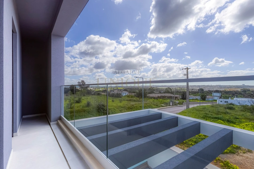 Moradia T4 para Venda em Mexilhoeira Grande Foto 13