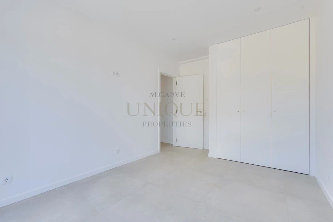 Moradia T4 para Venda em Mexilhoeira Grande Foto 21