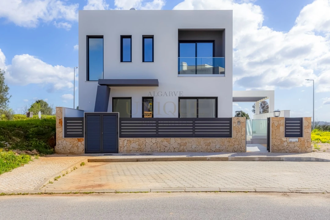 Moradia T4 para Venda em Mexilhoeira Grande Foto 27