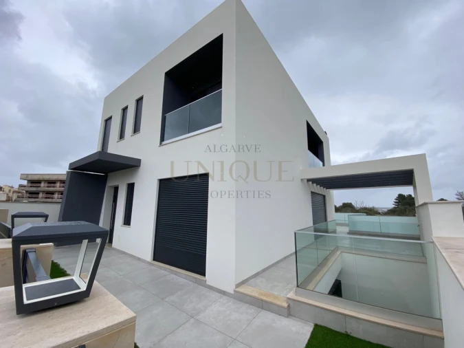 Moradia T4 para Venda em Mexilhoeira Grande Foto 3