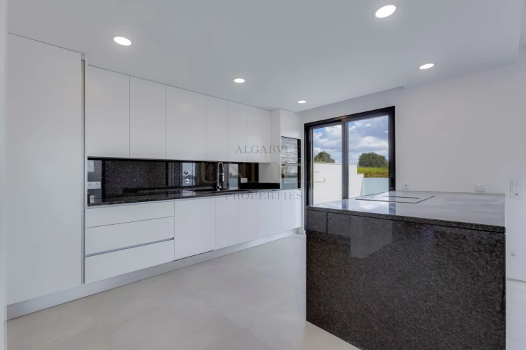 Moradia T4 para Venda em Mexilhoeira Grande Foto 6