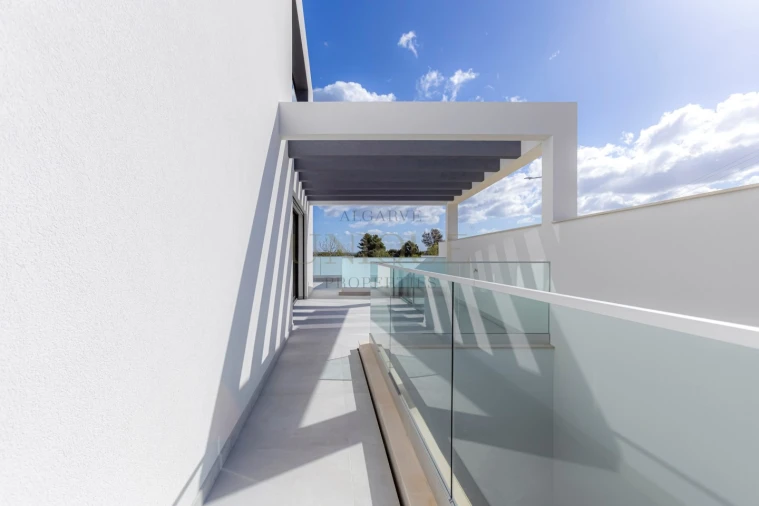 Moradia T4 para Venda em Mexilhoeira Grande Foto 26