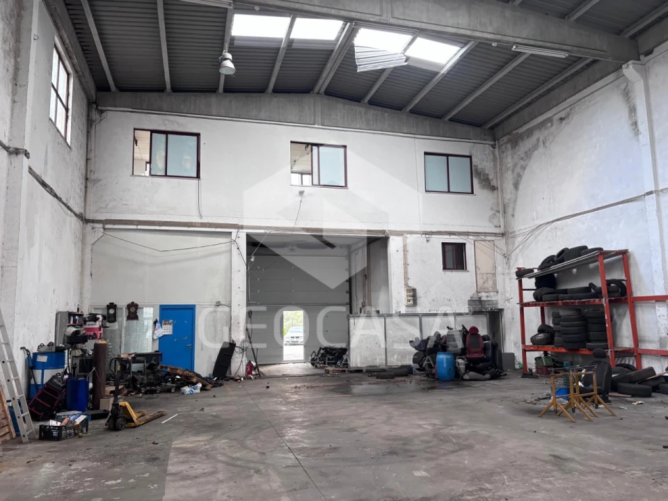 Armazém para Venda em Rio de Mouro Foto 1