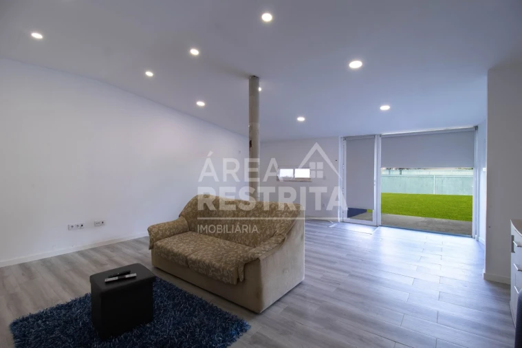 Moradia T2 para Venda em Fernao Ferro Foto 2