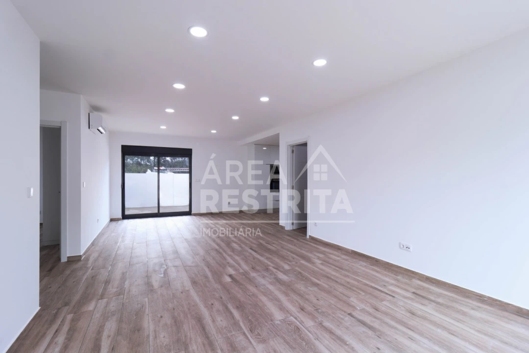 Moradia T3 para Venda em Fernao Ferro Foto 4