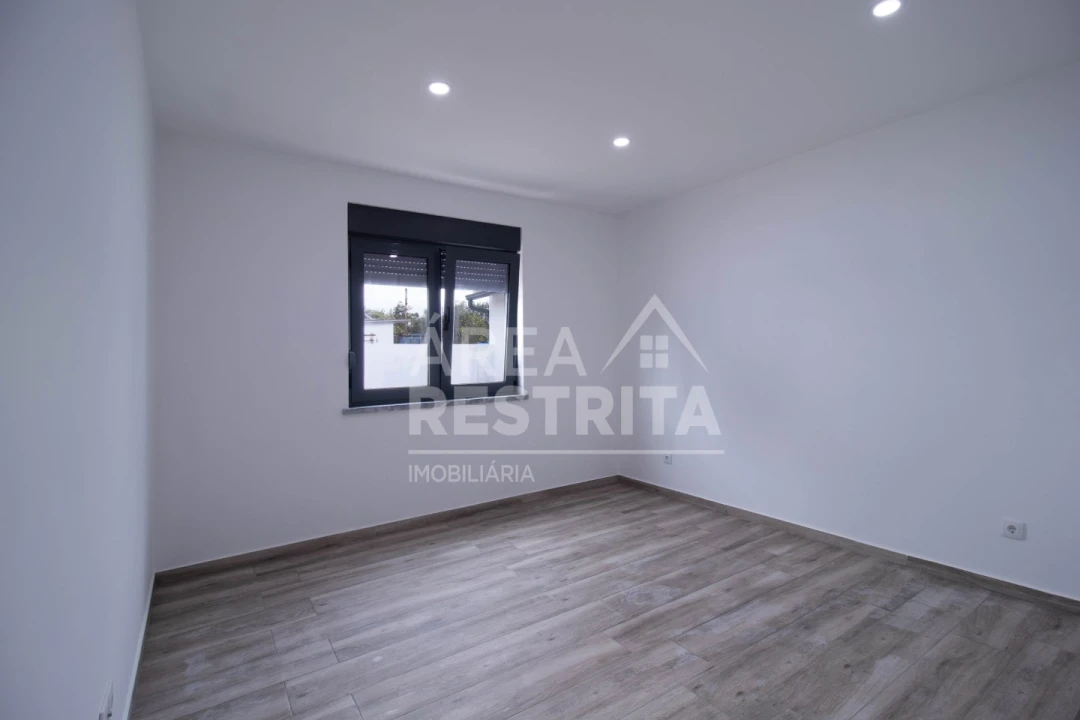 Moradia T3 para Venda em Fernao Ferro Foto 20