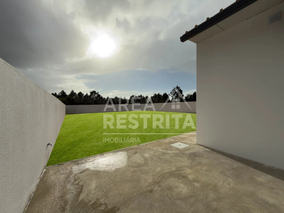 Moradia T3 para Venda em Fernao Ferro Foto 28