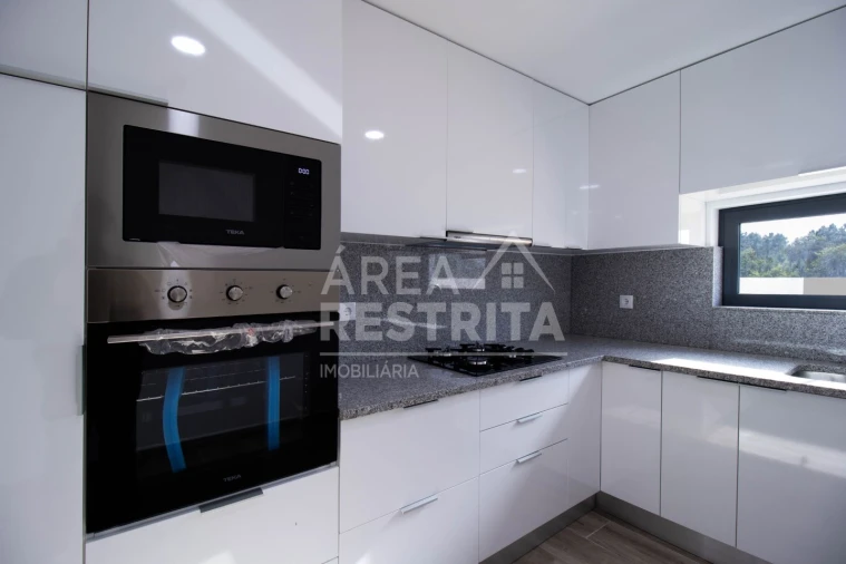 Moradia T3 para Venda em Fernao Ferro Foto 7