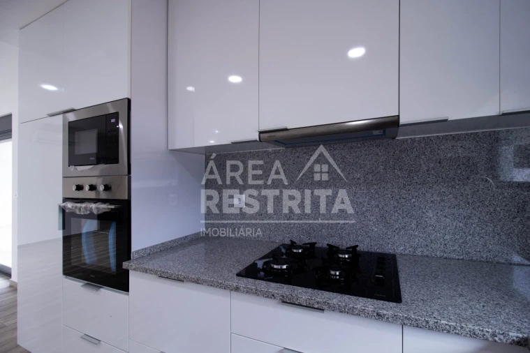 Moradia T3 para Venda em Fernao Ferro Foto 8