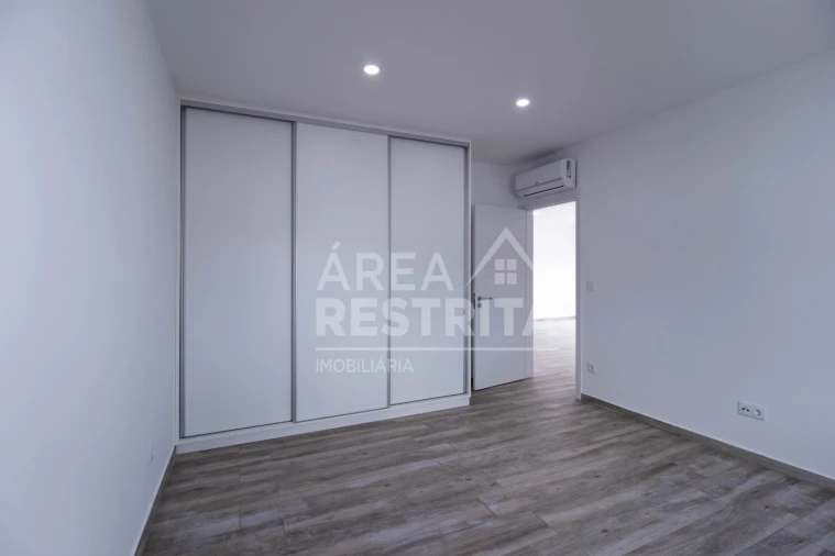 Moradia T3 para Venda em Fernao Ferro Foto 12