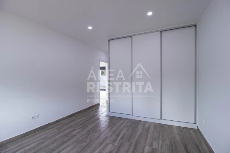 Moradia T3 para Venda em Fernao Ferro Foto 13