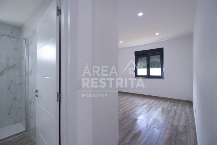 Moradia T3 para Venda em Fernao Ferro Foto 15