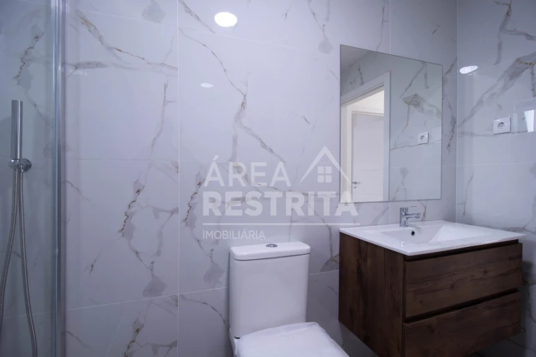 Moradia T3 para Venda em Fernao Ferro Foto 16