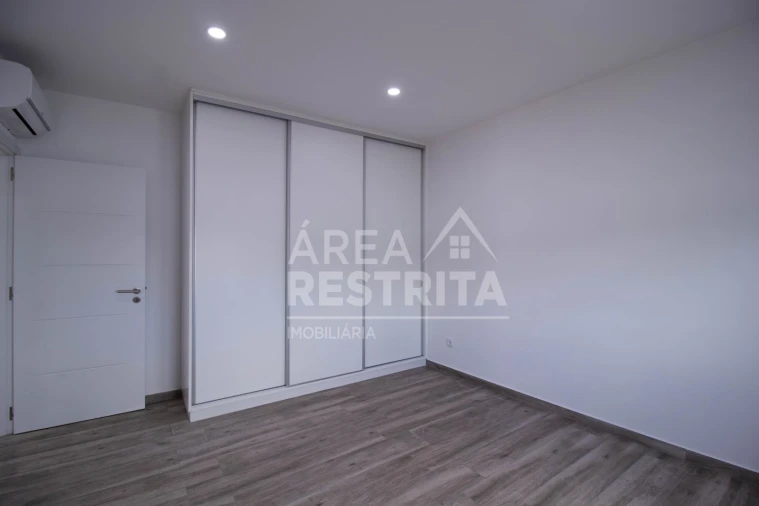 Moradia T3 para Venda em Fernao Ferro Foto 18