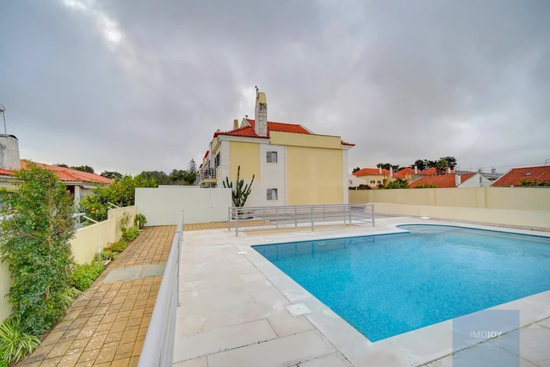 Apartamento T2 para Venda em Alcabideche Foto 1