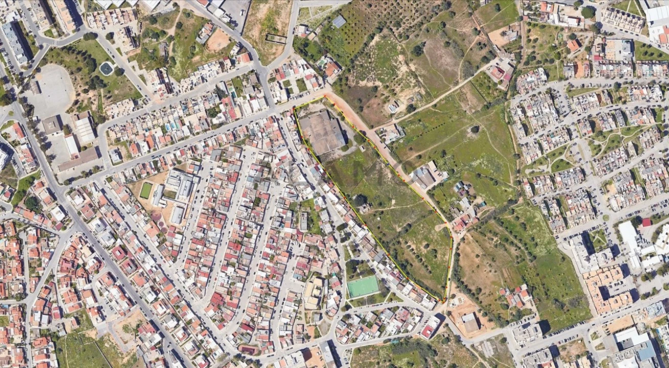 Terreno para Venda em Quelfes Foto 3