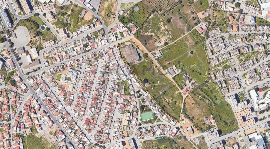 Terreno para Venda em Quelfes Foto 3