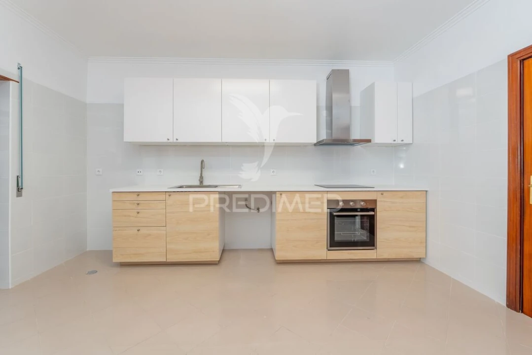 Apartamento T4 para Venda em Águas Livres Foto 6