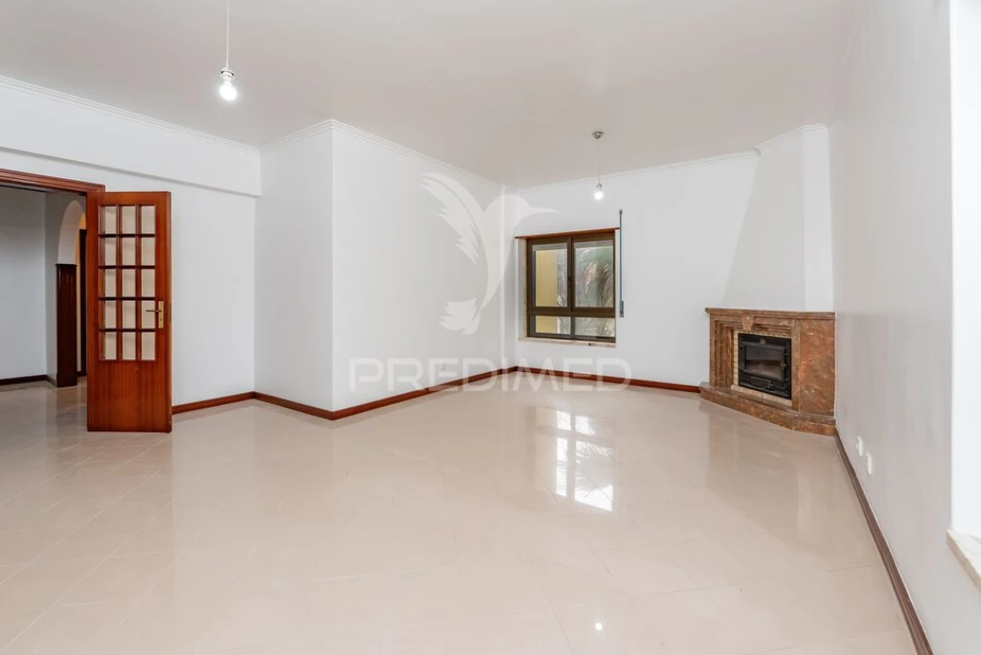 Apartamento T4 para Venda em Águas Livres Foto 13