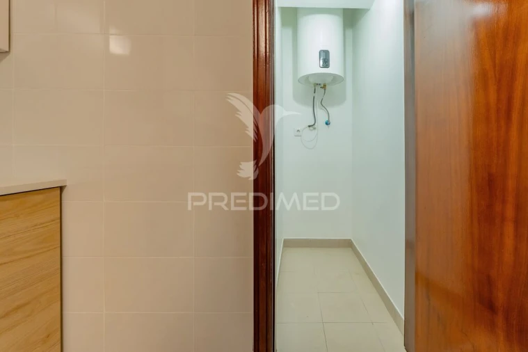 Apartamento T4 para Venda em Águas Livres Foto 10