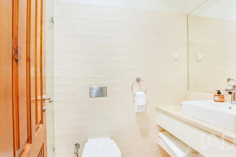 Apartamento T2 para Venda em Misericórdia Foto 12