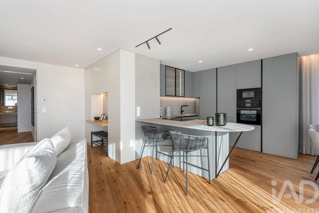 Apartamento T1 para Venda em São Felix da Marinha Foto 4