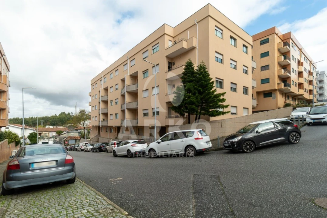 Apartamento T2 para Venda em Fânzeres e São Pedro da Cova Foto 1